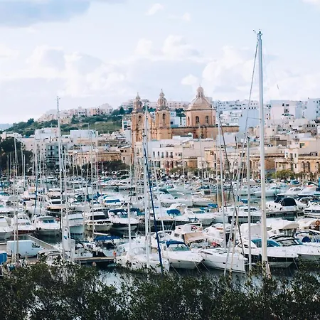 Marina Bed & Breakfast *