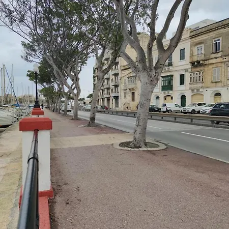 לינה וארוחת בוקר Marina Ta Xbiex